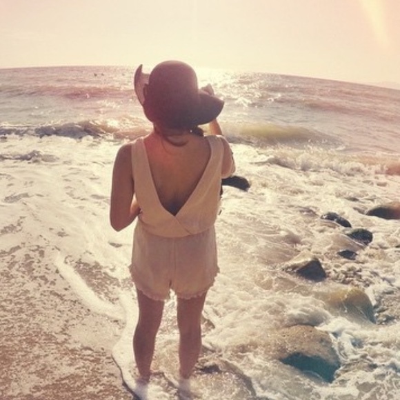 WINSTON WHITE Blush/Pink ruffle Romper - Picture 2 of 10